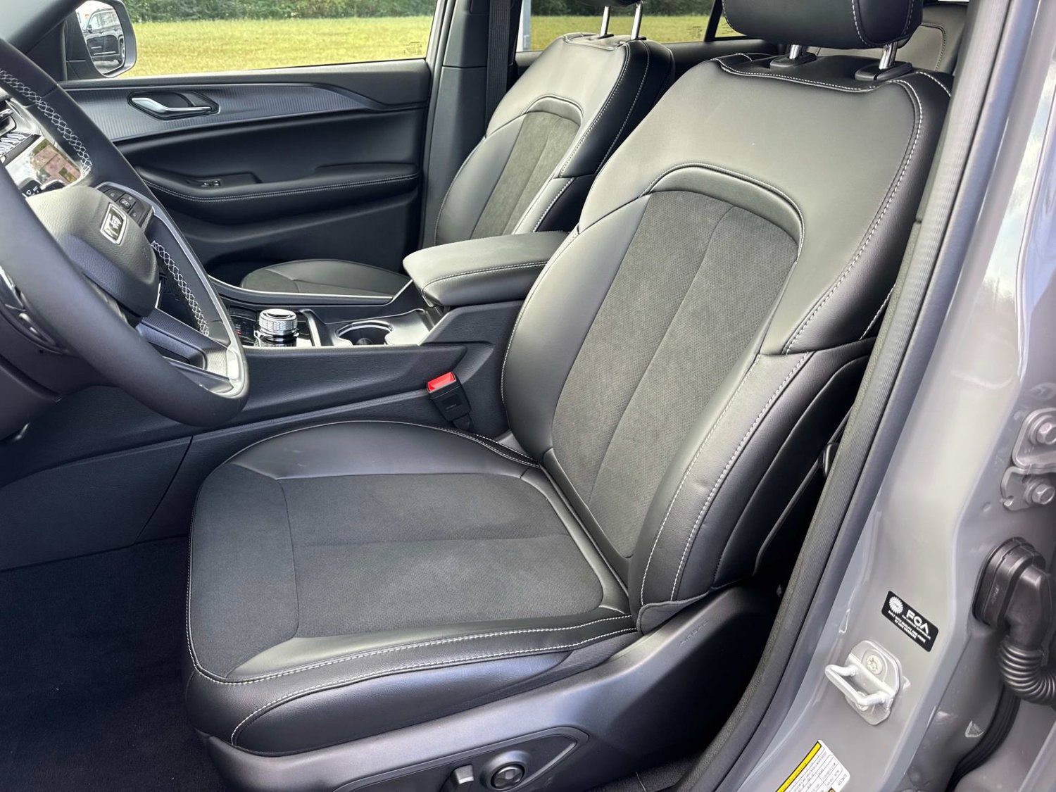 New 2027 Jeep Grand Cherokee Laredo X AWD/4WD image 29