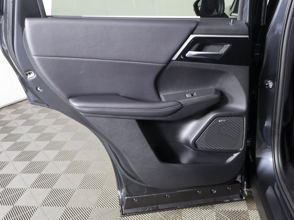 New 2026 Mitsubishi Outlander LE FWD image 26