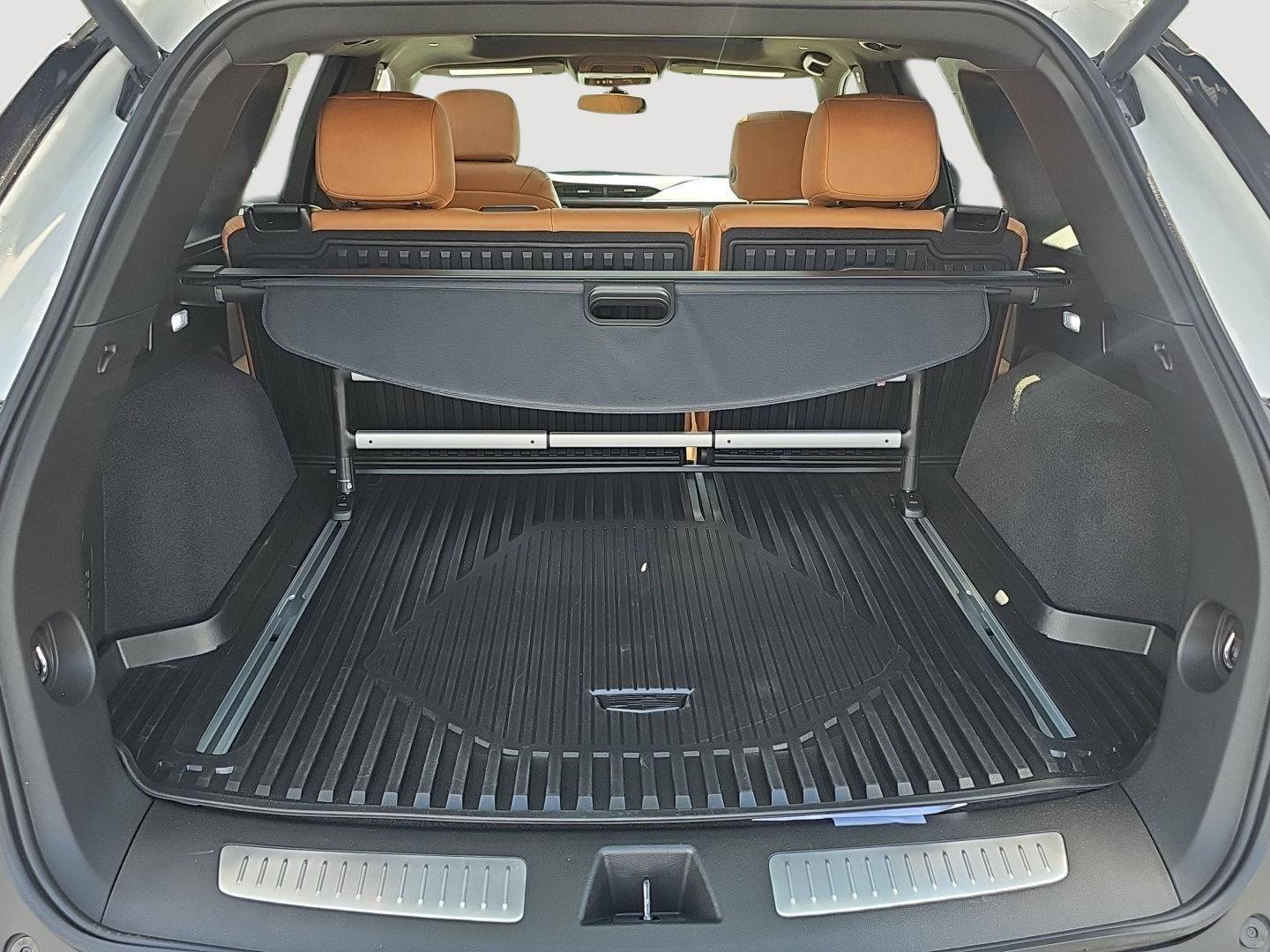 Used 2025 Cadillac XT5 Premium Luxury w/ LPO, Floor Liner Package AWD/4WD image 30