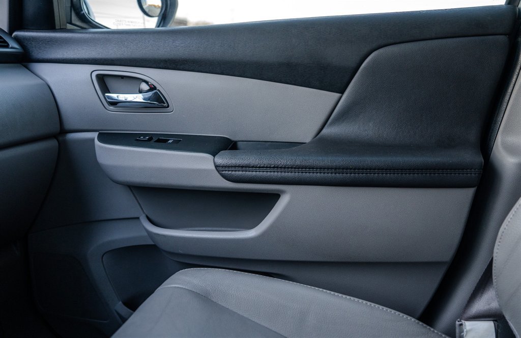 Used 2015 Honda Odyssey EX-L image 24