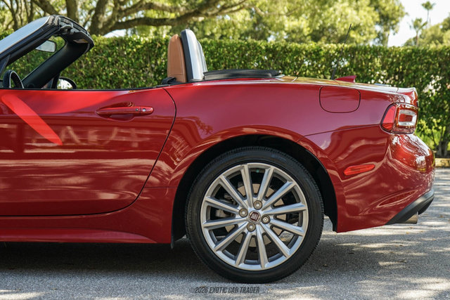 Used 2020 FIAT 124 Spider Lusso RWD image 5
