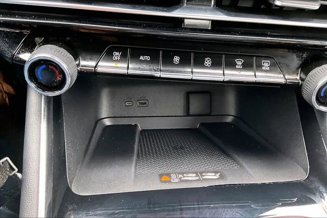 Used 2024 Chevrolet Traverse RS w/ LPO, Floor Liner Package image 34