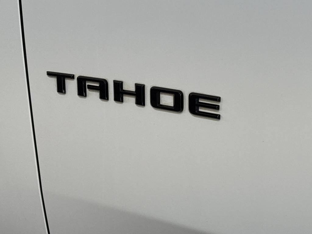 Used 2022 Chevrolet Tahoe Z71 w/ Luxury Package AWD/4WD image 50