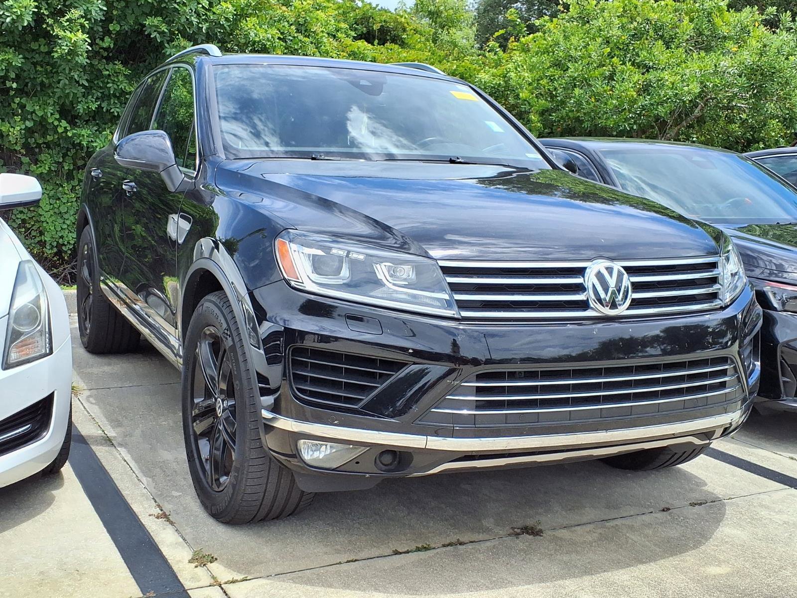 Used 2017 Volkswagen Touareg Wolfsburg Edition AWD/4WD image 3