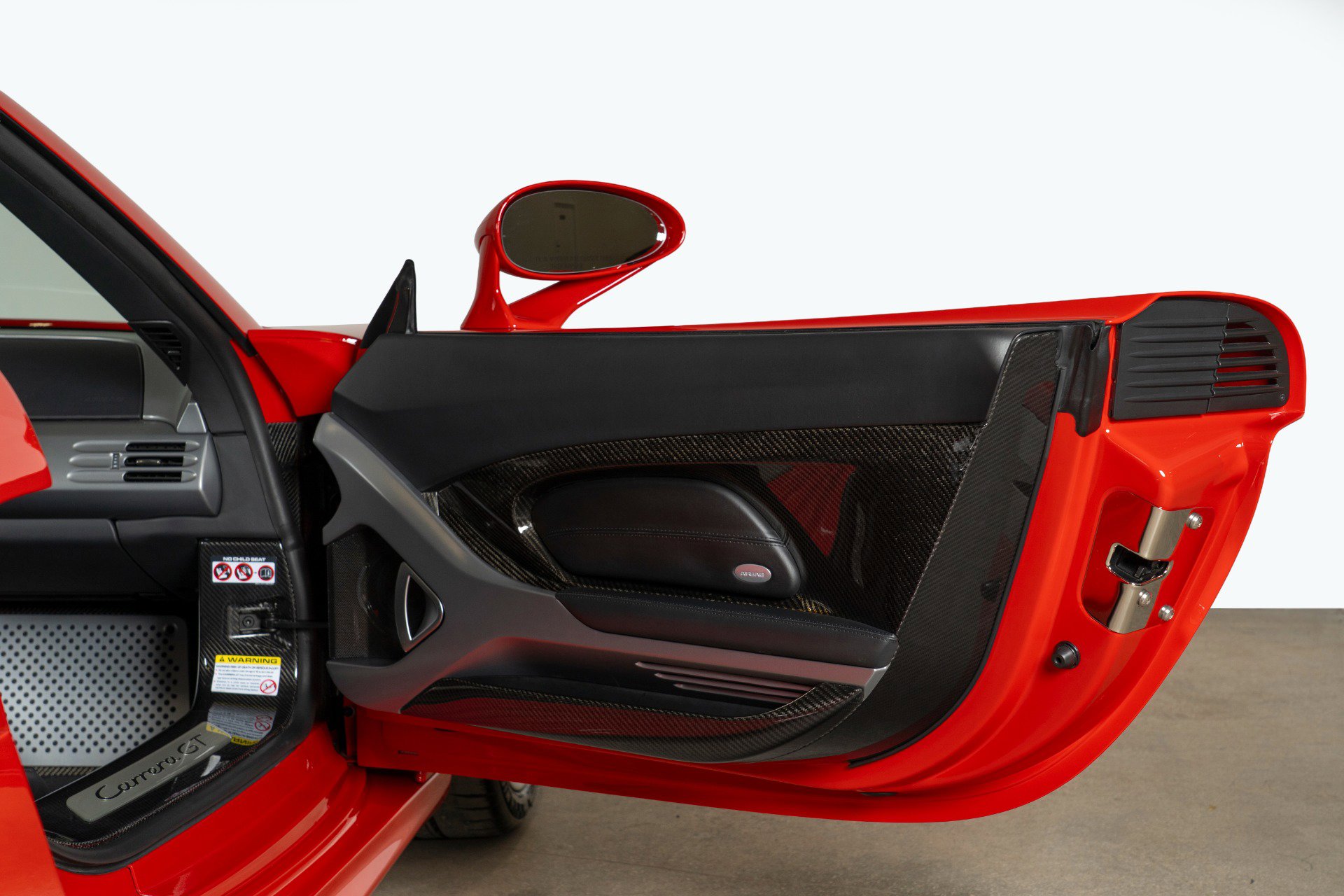 Used 2004 Porsche Carrera GT image 40