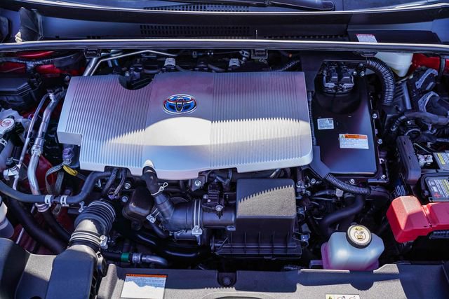 Used 2022 Toyota Prius LE image 28