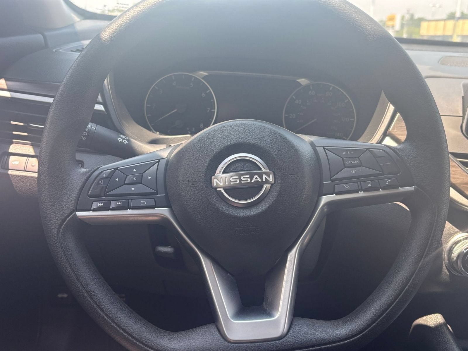 Used 2025 Nissan Altima 2.5 SV FWD image 24