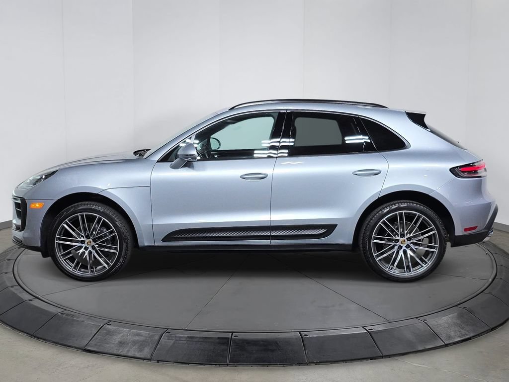 Certified 2026 Porsche Macan AWD/4WD image 2