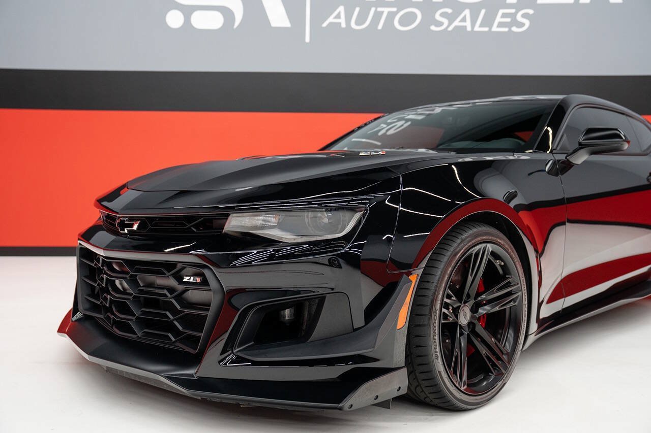 Used 2021 Chevrolet Camaro ZL1 RWD image 5