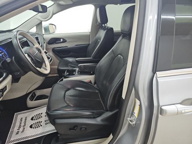 Used 2020 Chrysler Pacifica Limited FWD image 5