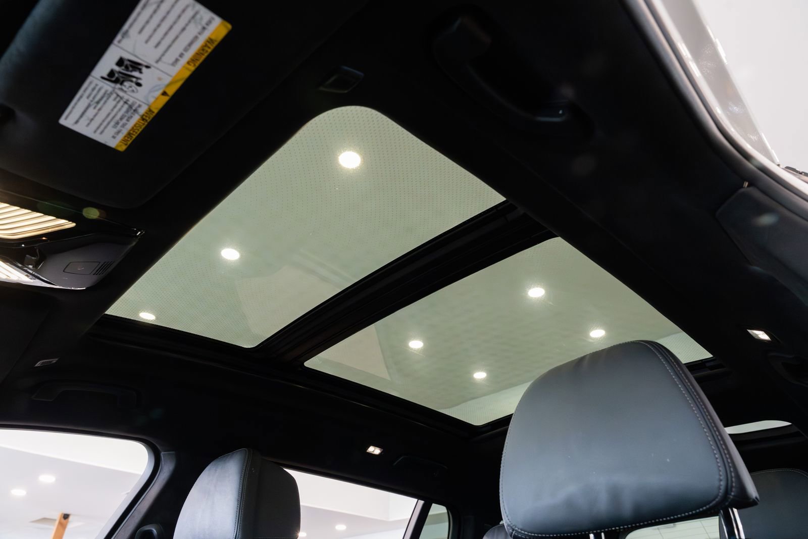 Used 2022 BMW X7 M50i image 18