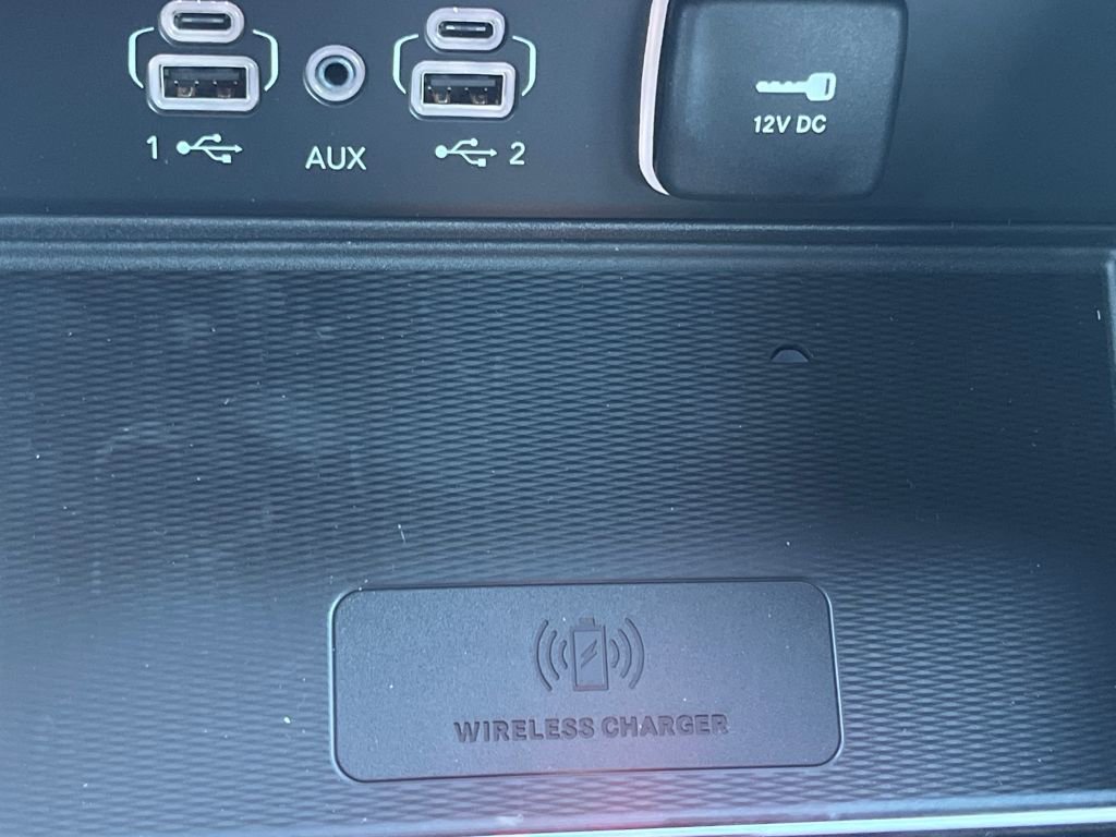 New 2025 Jeep Grand Cherokee Laredo image 8