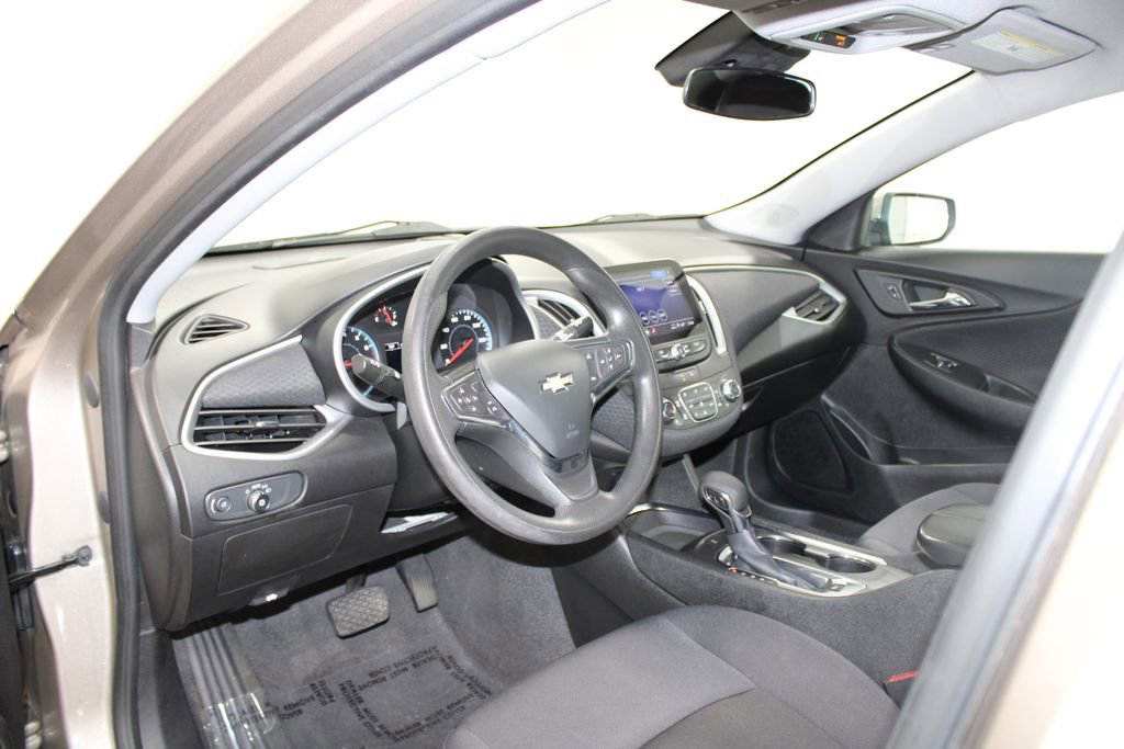 Used 2024 Chevrolet Malibu LT image 21