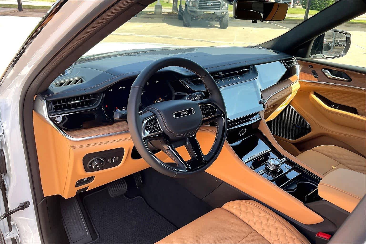 New 2026 Jeep Grand Cherokee Summit AWD/4WD image 8