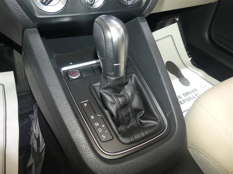 Used 2017 Volkswagen Jetta SE FWD image 39