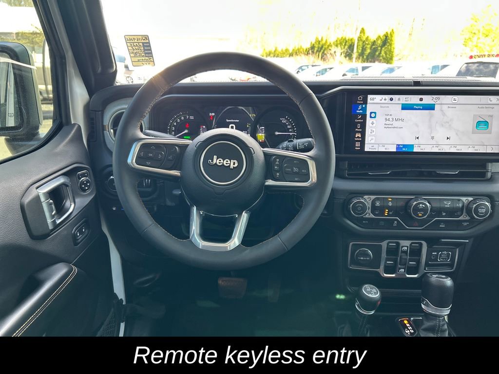 Used 2024 Jeep Wrangler Unlimited Sahara AWD/4WD image 16