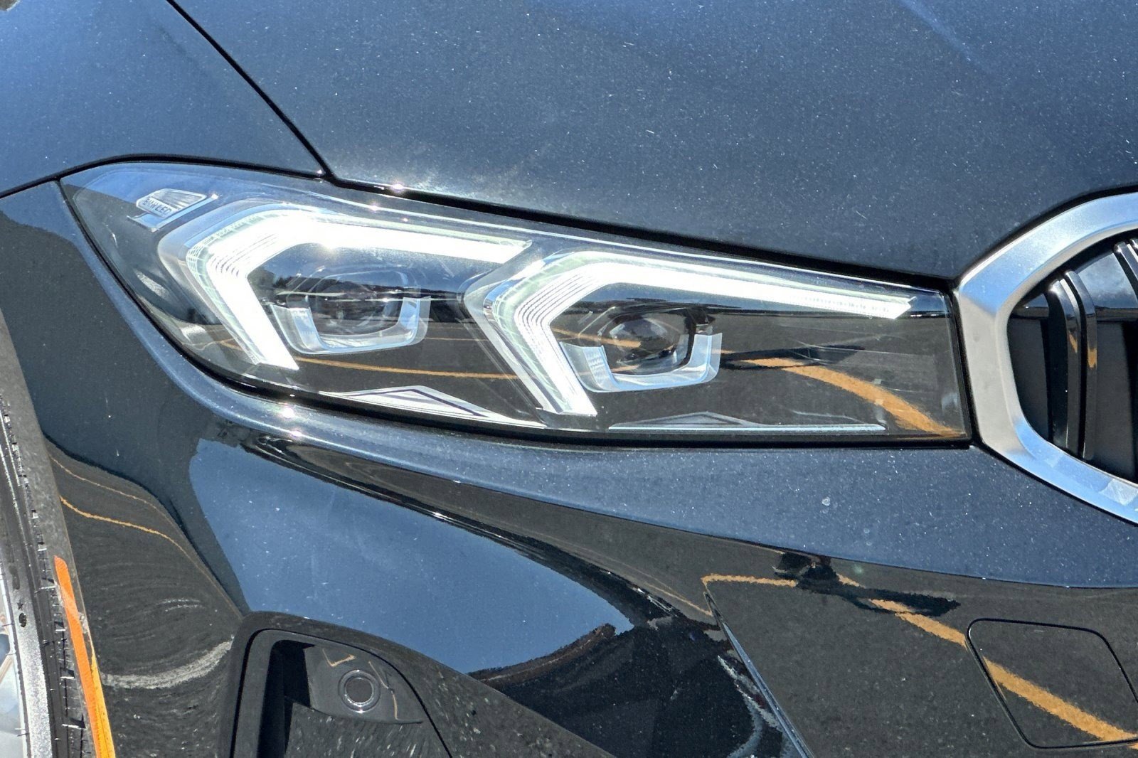 Used 2025 BMW 330i Sedan w/ Premium Package RWD image 10
