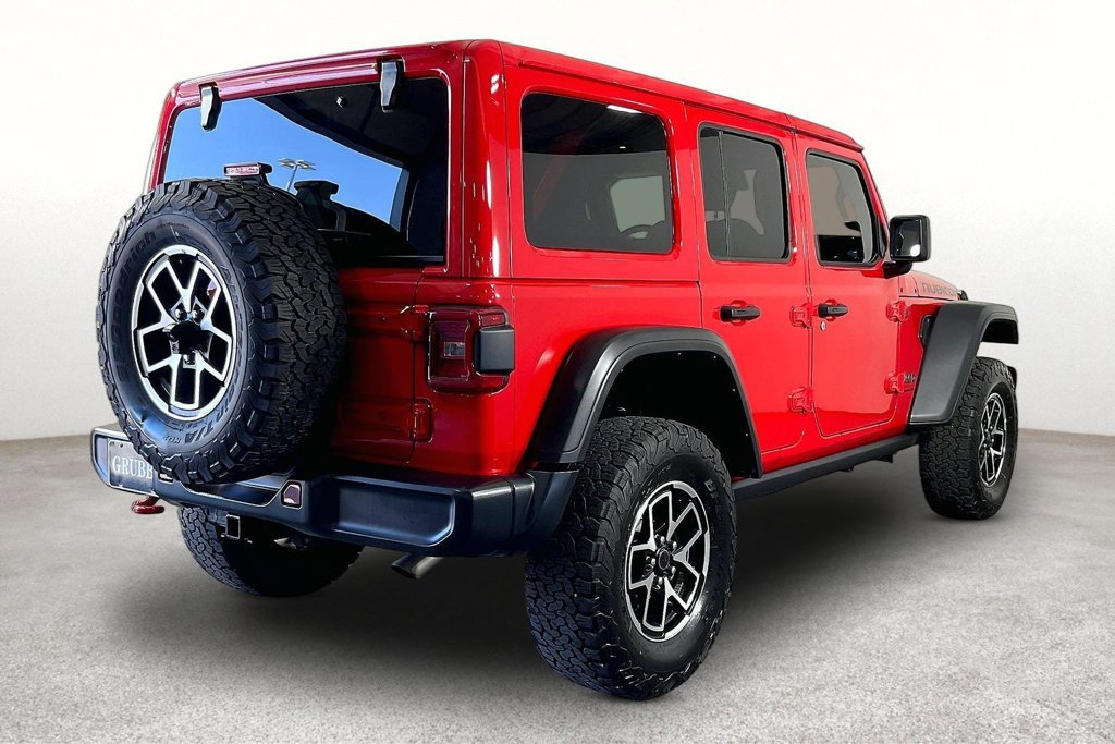 Used 2025 Jeep Wrangler Unlimited Rubicon AWD/4WD image 2