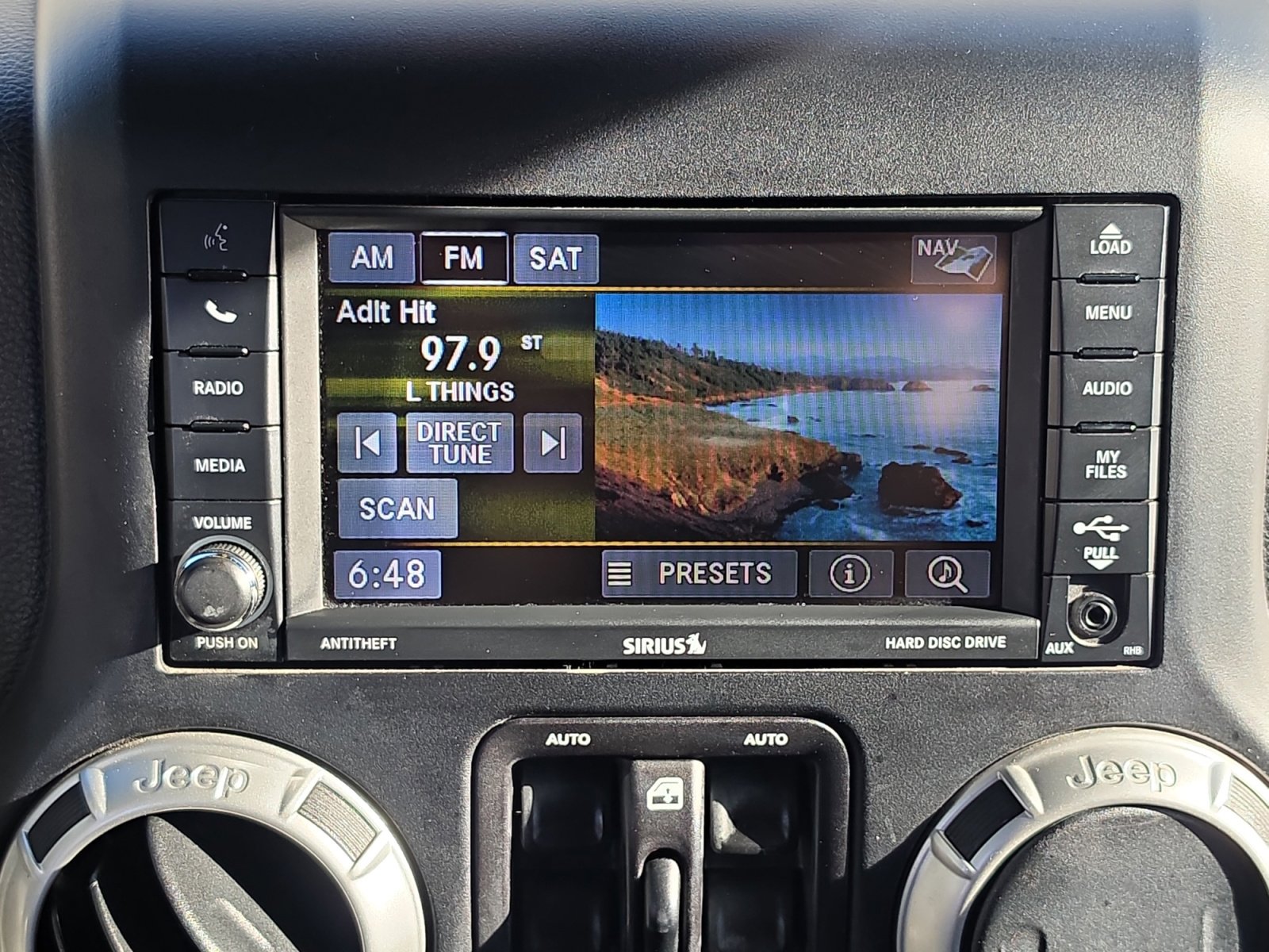 Used 2017 Jeep Wrangler Unlimited Rubicon w/ Cold Weather Group AWD/4WD image 22