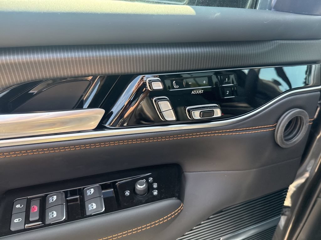 New 2026 Jeep Grand Wagoneer Summit AWD/4WD image 22