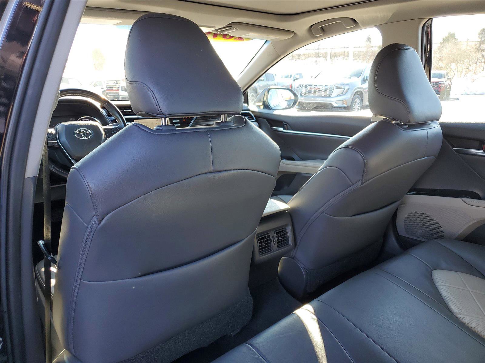 Used 2019 Toyota Camry XLE image 13