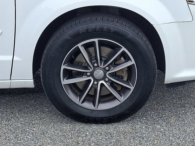 Used 2016 Dodge Grand Caravan SXT FWD image 8