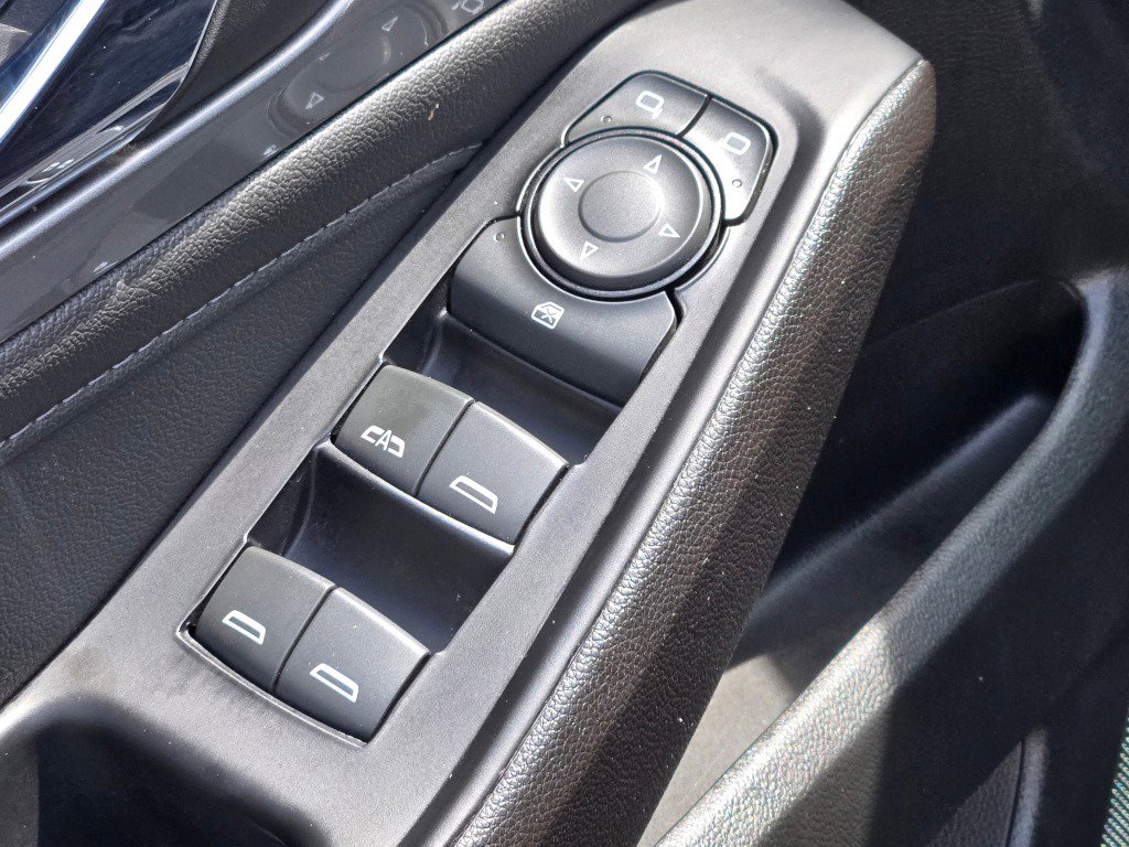 Used 2023 Chevrolet Traverse LT image 23