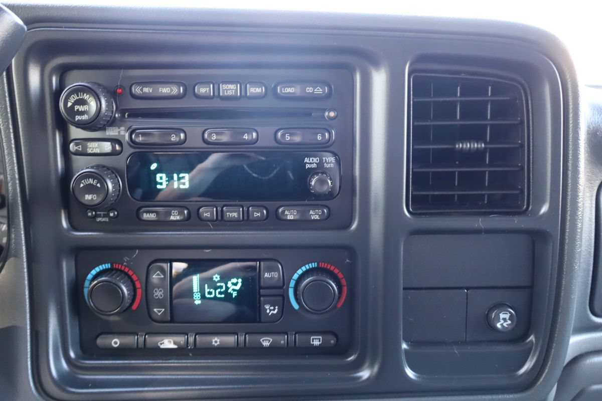 Used 2005 GMC Yukon SLT w/ SLT Preferred Equipment Group AWD/4WD image 39