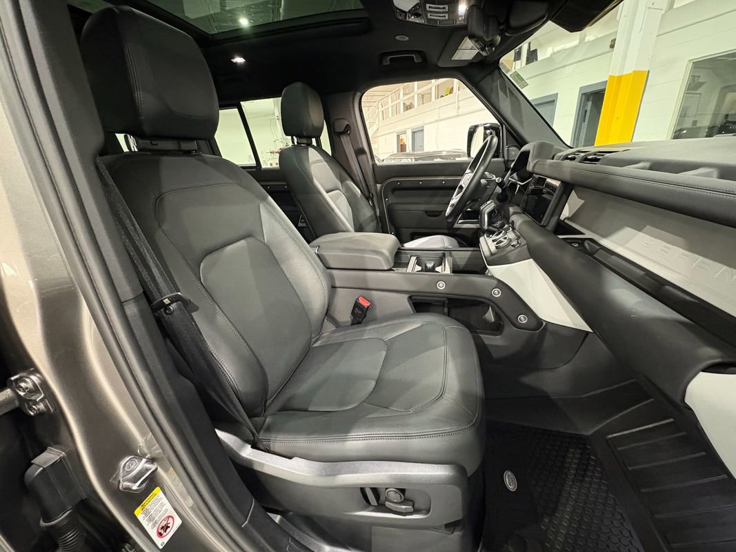 Used 2024 Land Rover Defender 110 S image 42