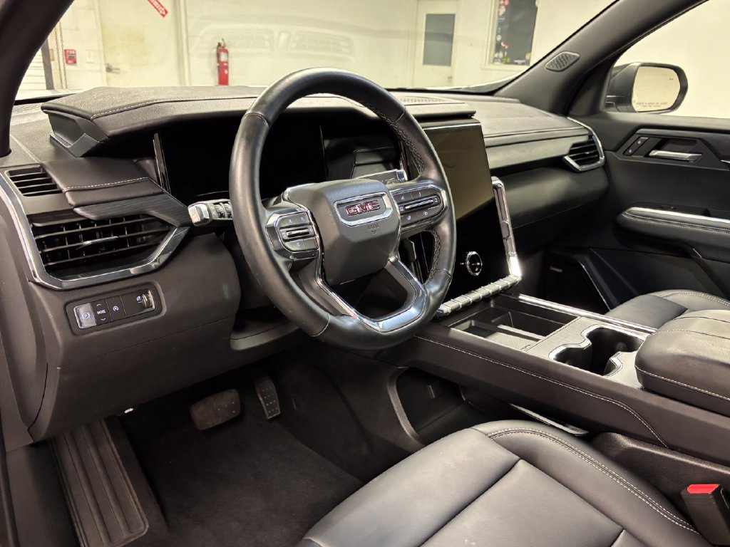 Used 2026 GMC Acadia Elevation w/ Elevation Premium Package FWD image 25