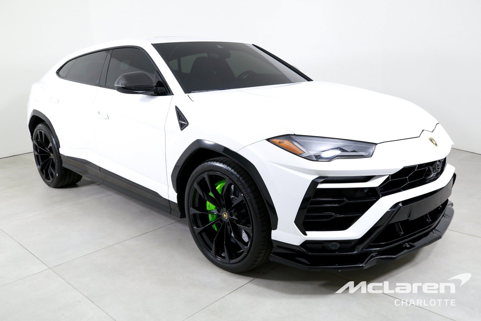 Used 2022 Lamborghini Urus AWD/4WD image 3