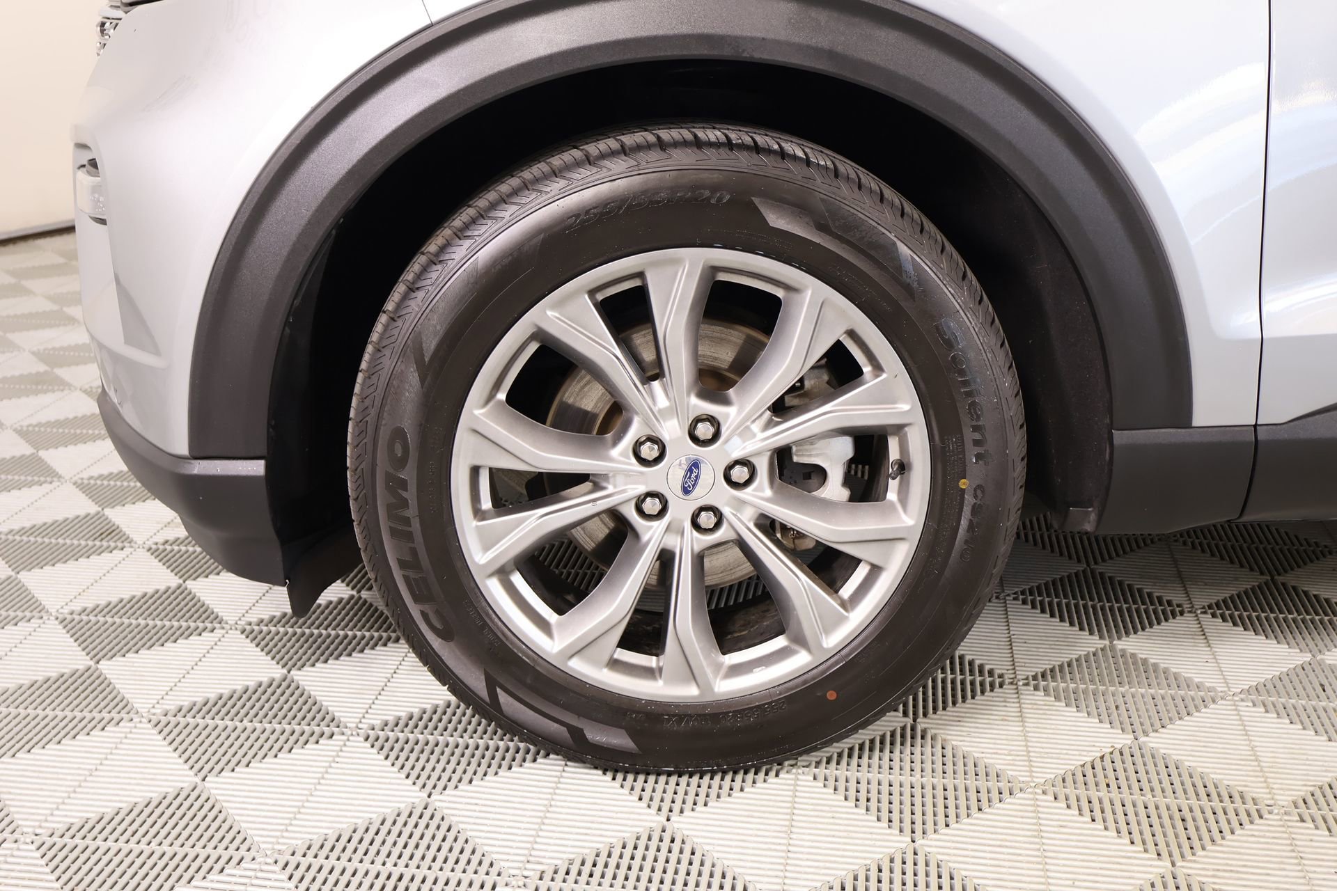 Used 2023 Ford Explorer Limited image 19