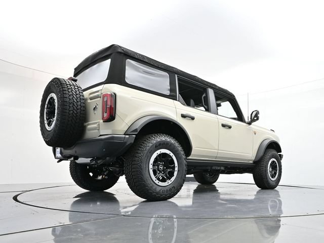 Used 2025 Ford Bronco Badlands AWD/4WD image 31