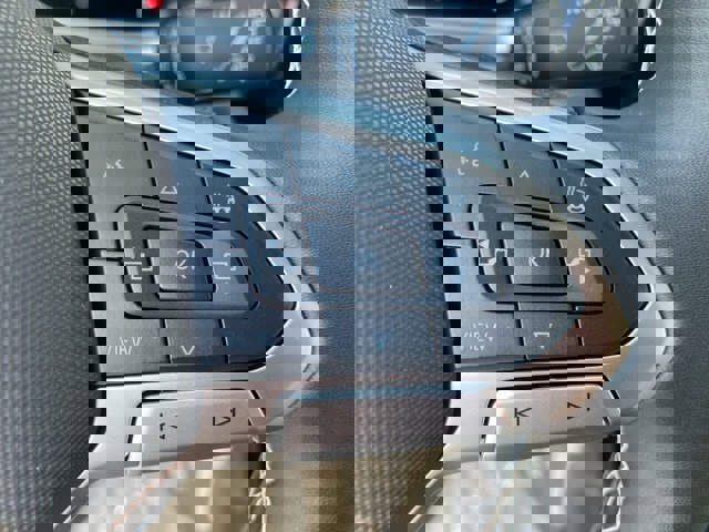 New 2025 Volkswagen Taos SE image 29