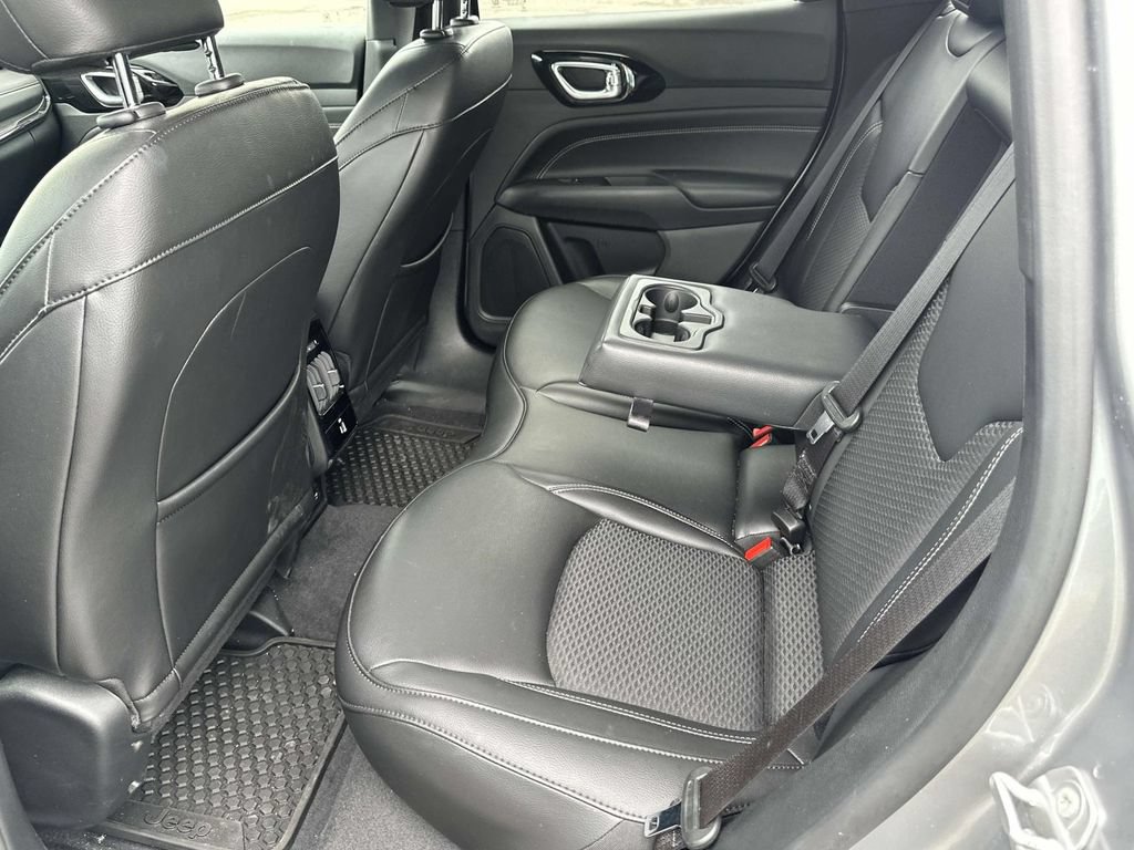 Used 2023 Jeep Compass Latitude w/ Convenience Group AWD/4WD image 11
