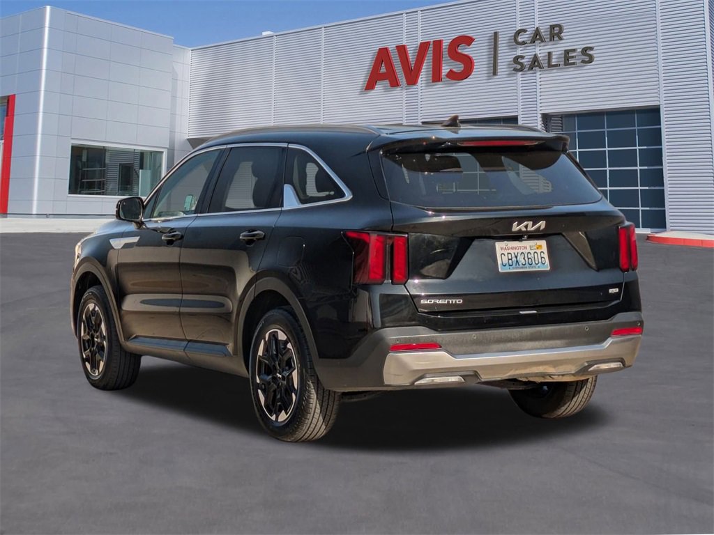 Used 2024 Kia Sorento S image 9