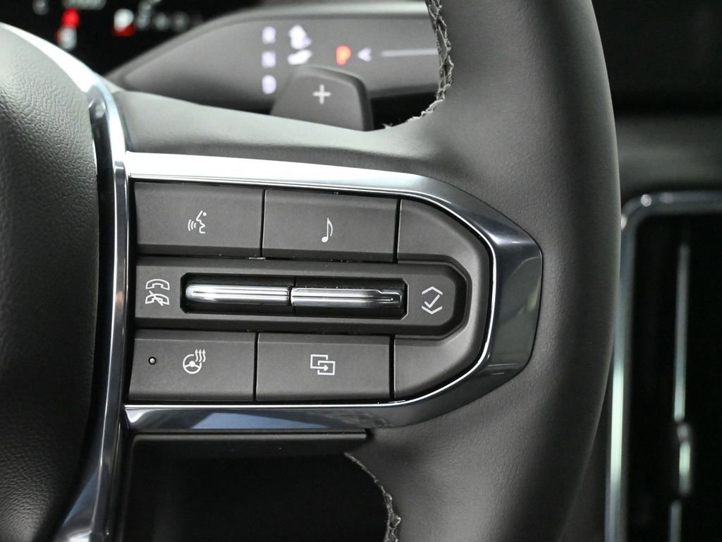 New 2026 GMC Yukon XL Denali w/ Denali Reserve Package image 36