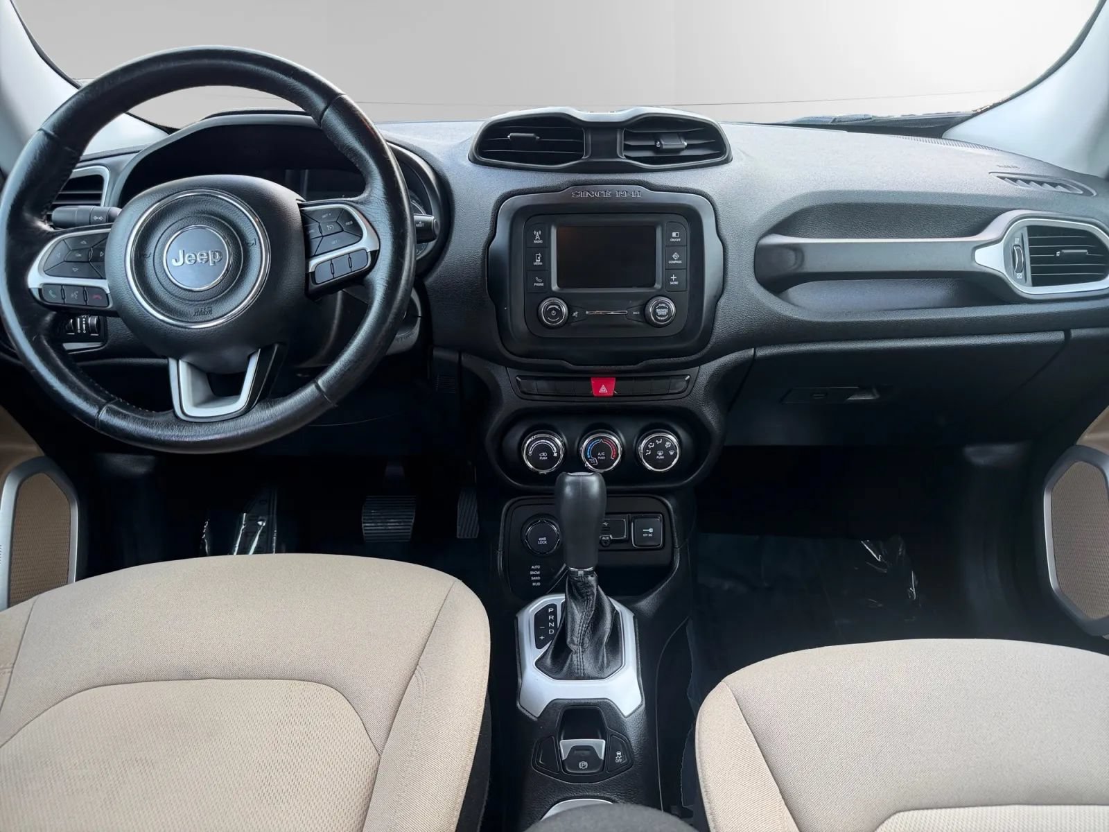 Used 2015 Jeep Renegade Latitude AWD/4WD image 11