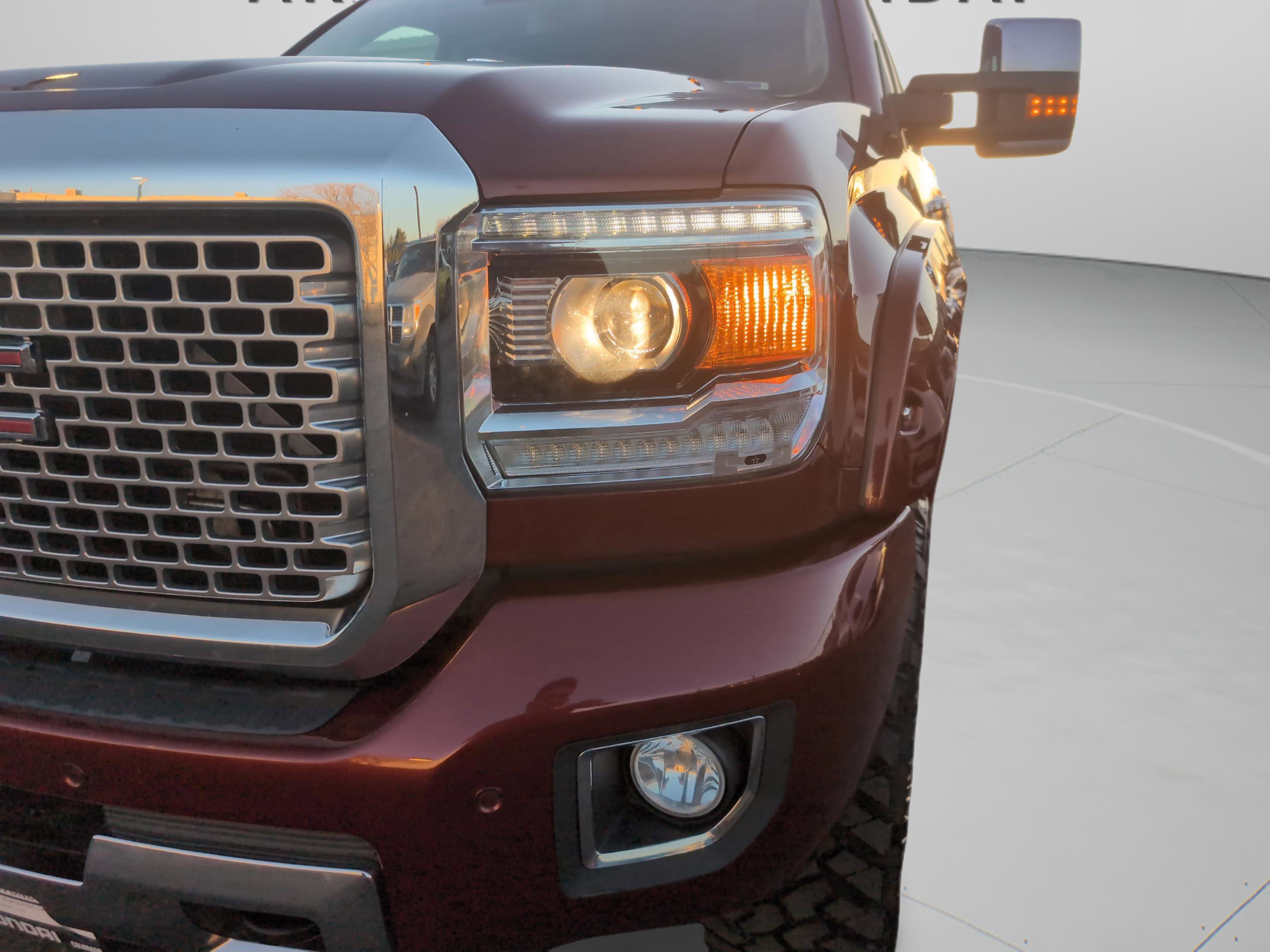 Used 2015 GMC Sierra 2500 Denali w/ Duramax Plus Package image 33