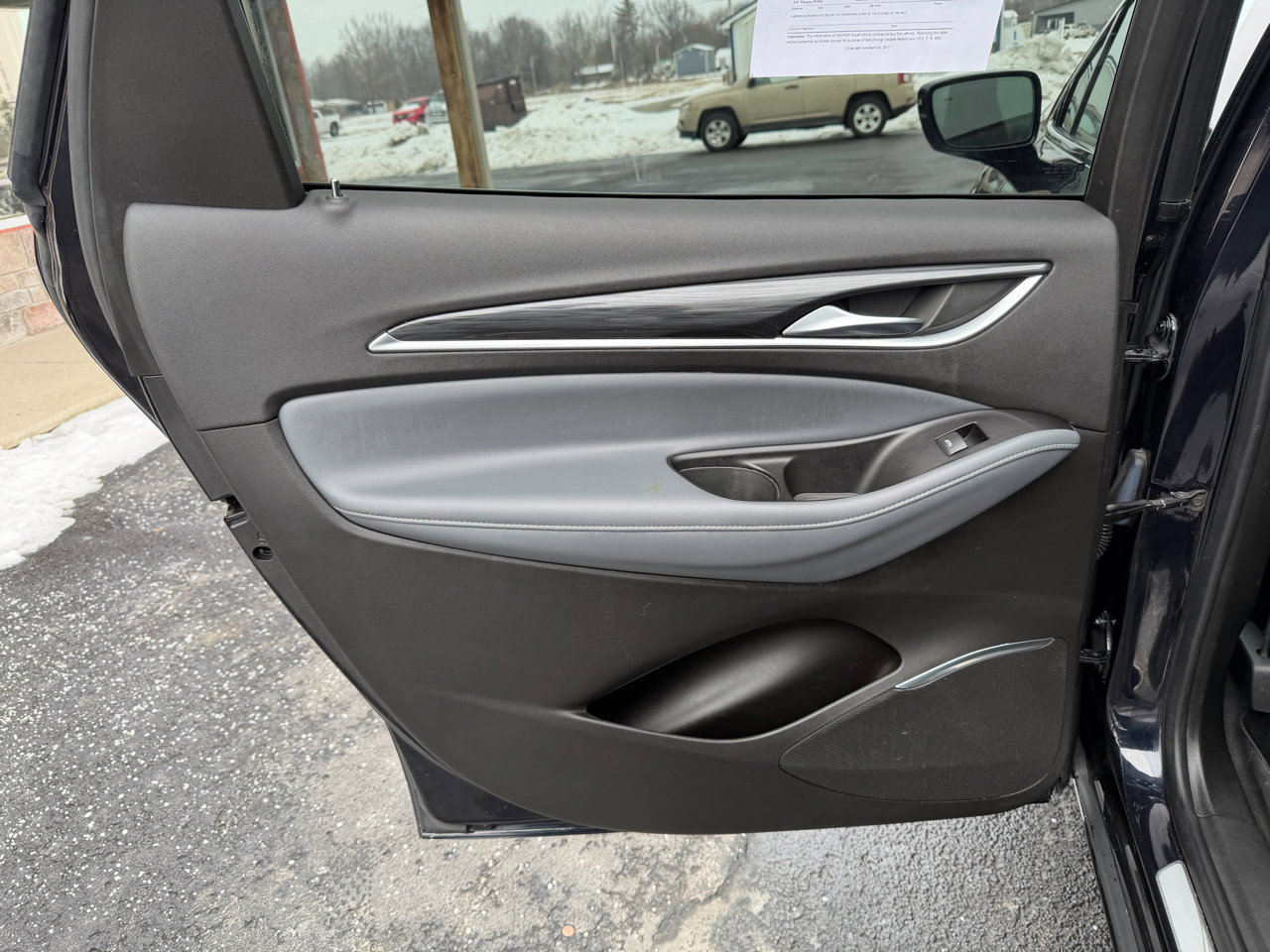 Used 2020 Buick Enclave Essence image 16