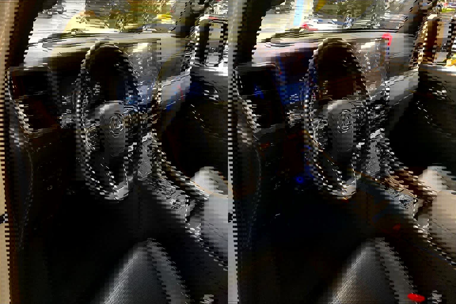 Used 2024 Lexus GX 550 image 16