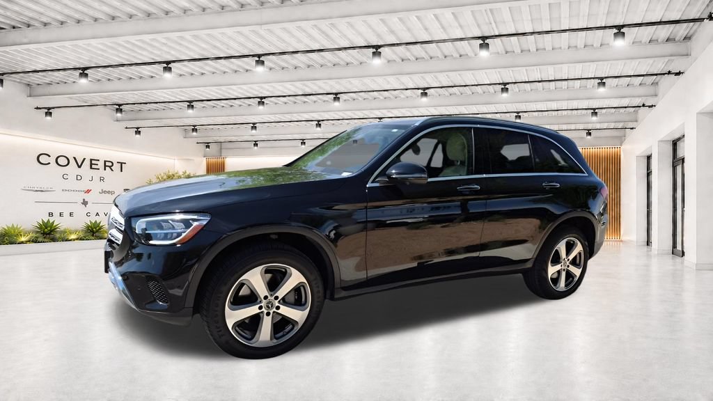 Used 2022 Mercedes-Benz GLC 300 4MATIC w/ Driver Assistance Package image 5