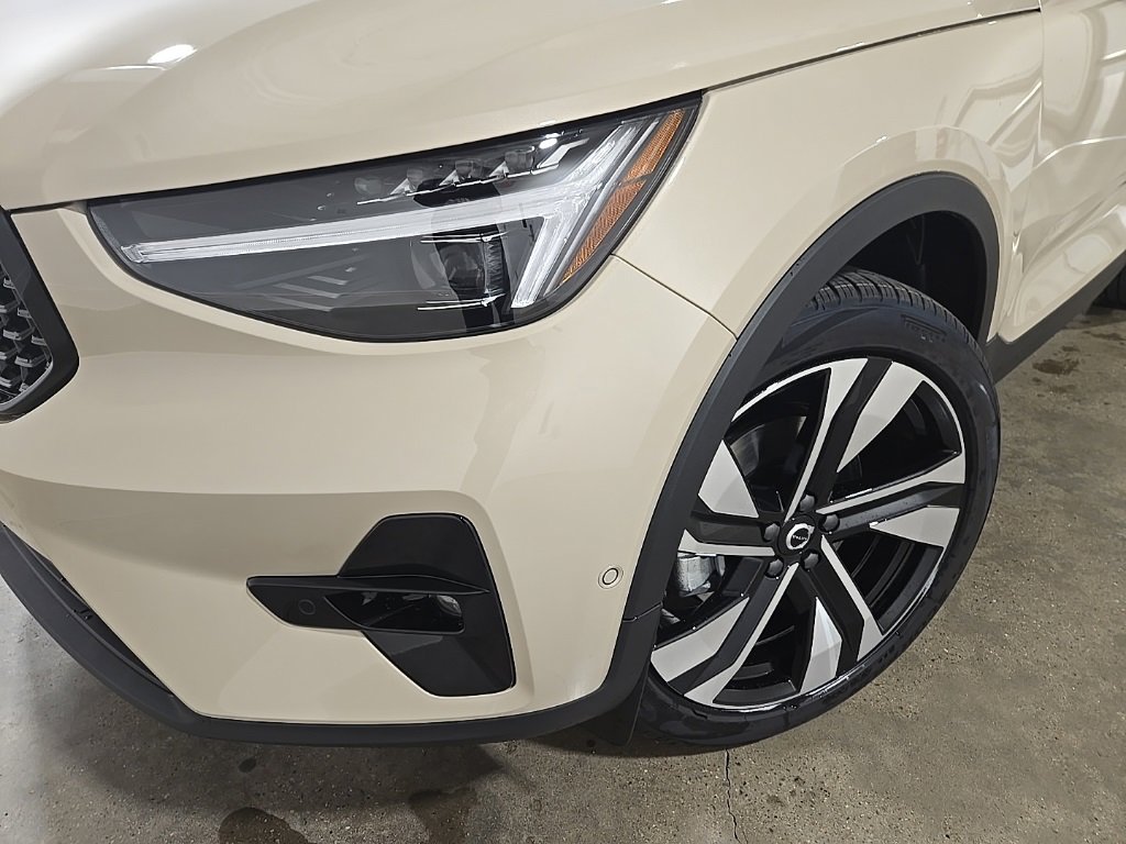 New 2026 Volvo XC40 B5 Ultra w/ Climate Package image 10