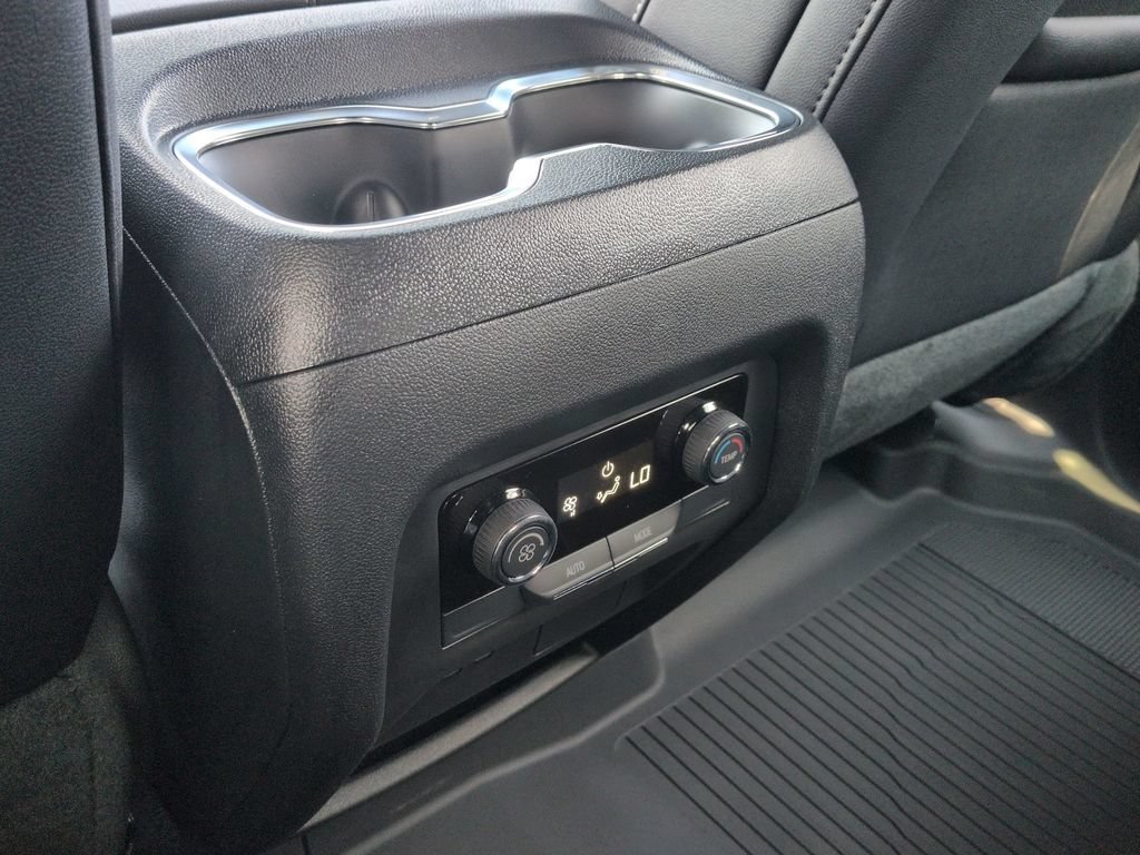 New 2026 Chevrolet Traverse LT w/ LPO, Floor Liner Package AWD/4WD image 33