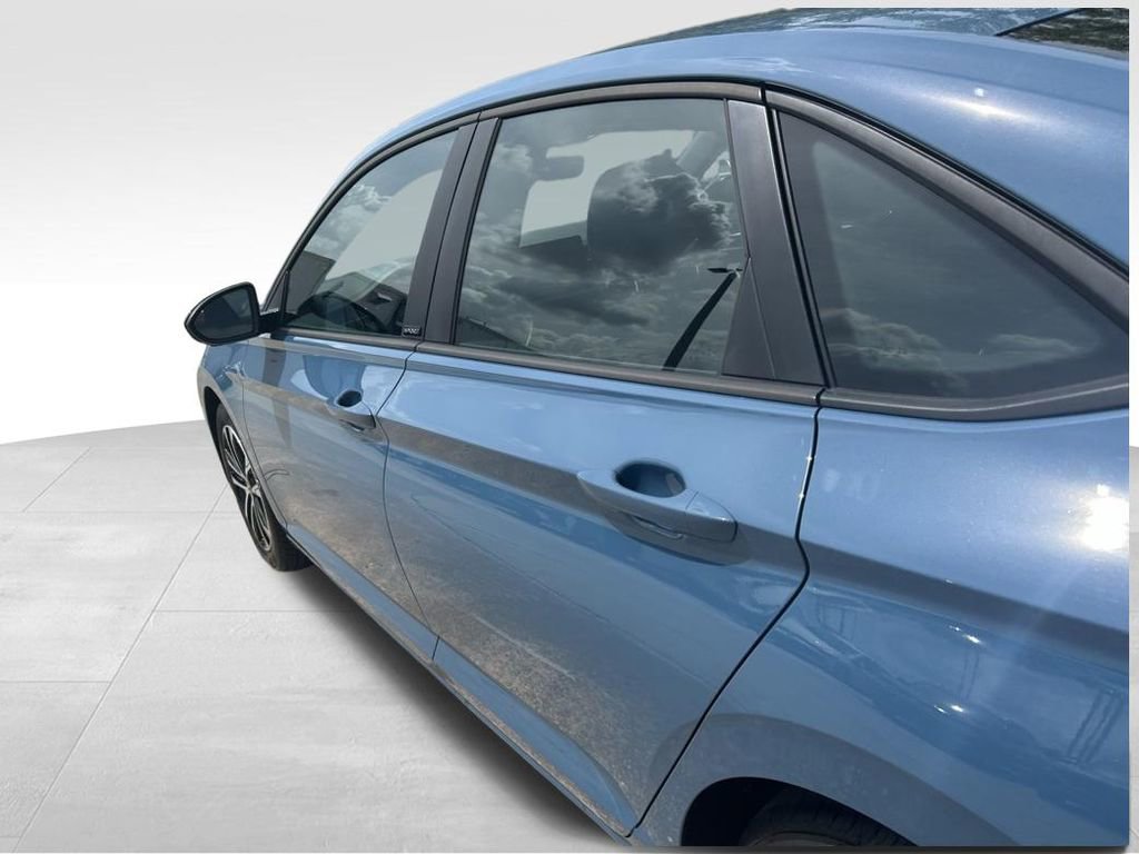 Used 2025 Volkswagen Jetta Sport image 30