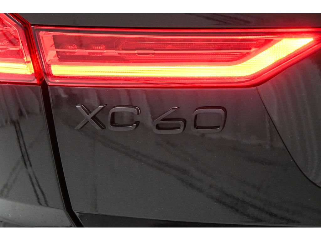 Used 2025 Volvo XC60 T8 Plus w/ Protection Package Premier AWD/4WD image 58