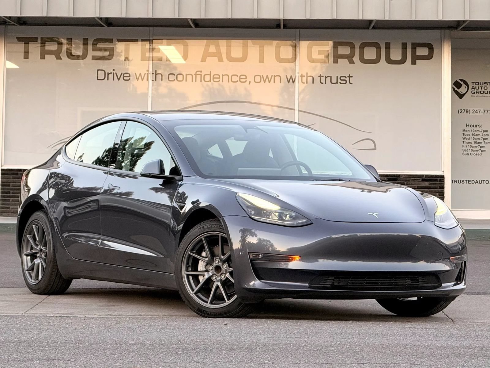 Used 2023 Tesla Model 3 Standard Range RWD image 2