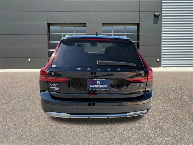 New 2025 Volvo V90 B6 Cross Country Plus w/ Climate Package image 4