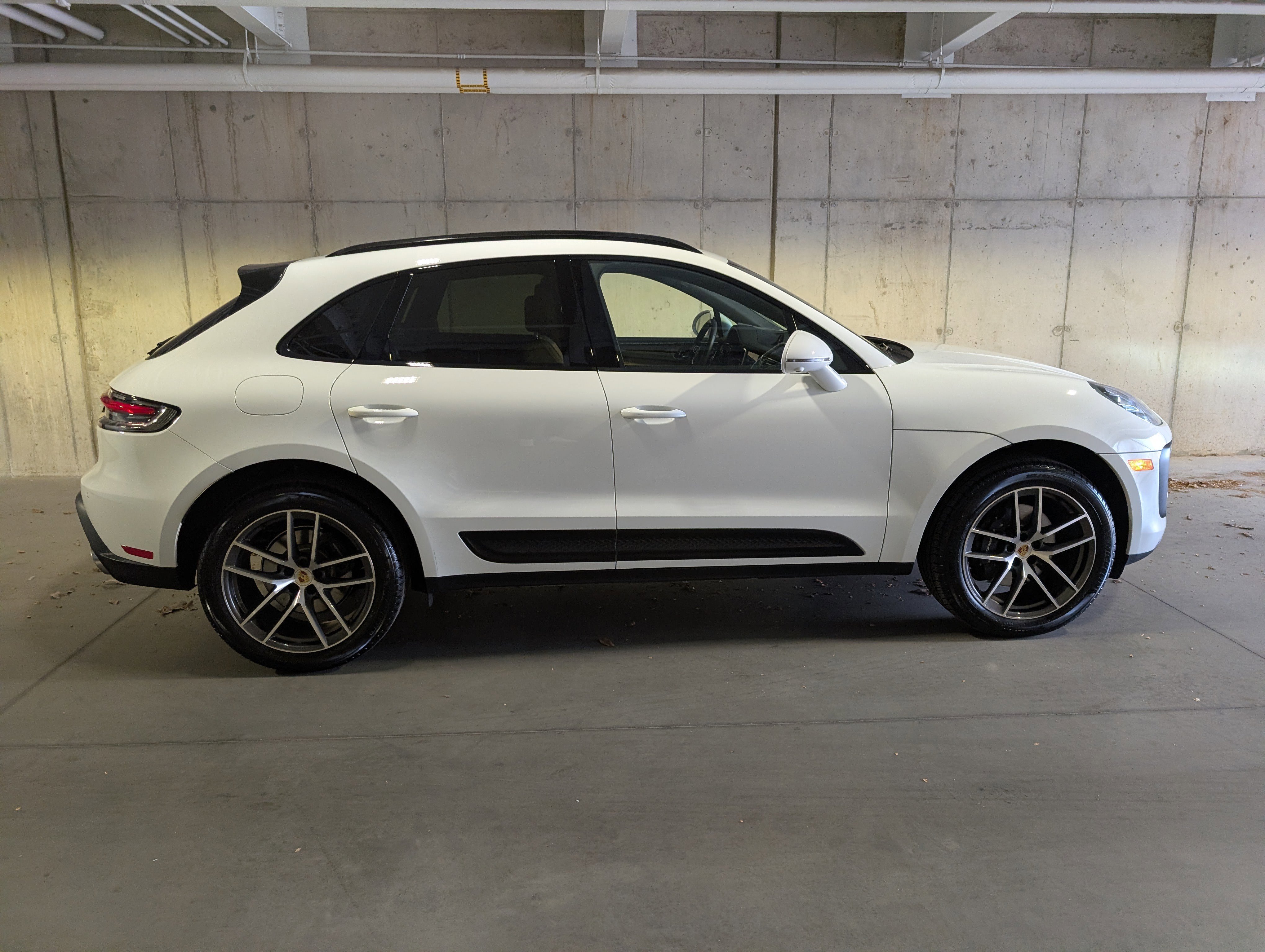 Used 2025 Porsche Macan image 10
