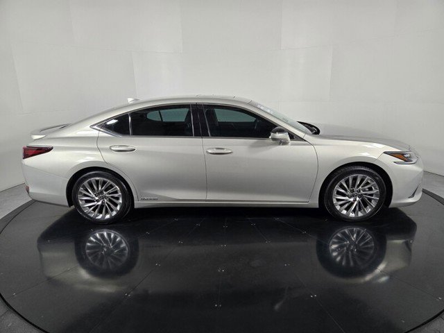 Certified 2022 Lexus ES 300h w/ Luxury Package image 7